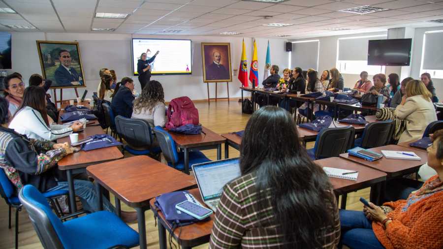 Educación socializada